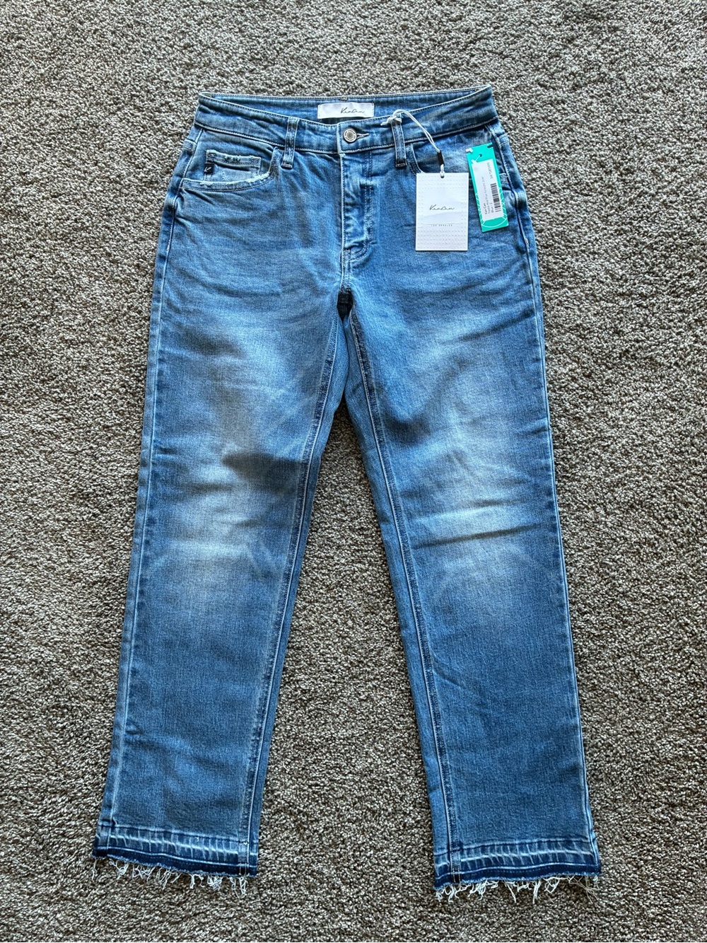 KanCan Women’s Nadia Mid Rise Staight Jeans in Medium Blue Wash